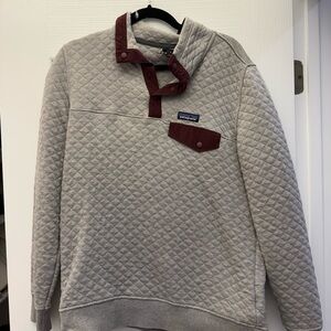 Patagonia Light Gray Quilted Pullover with Maroon Accents